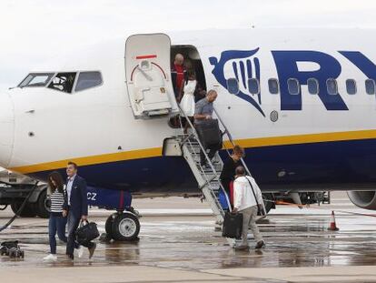 Llegada del primer vuelo de Ryanair al aeropuerto de Castell&oacute;n.