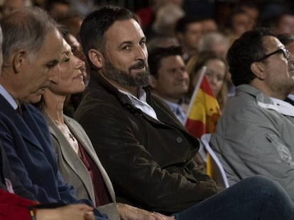 El presidente de Vox, Santiago Abascal, durante un mitin en Dos Hermanas (Sevilla).