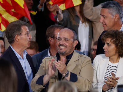 Feijóo, Fernández y Dolors Montserrat, en la campaña de las municipales del 28-M.