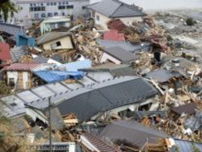 Imagen de la ciudad de Ishinomaki, en la prefectura de Miyagi, cuatro d&iacute;as despu&eacute;s del tsunami.