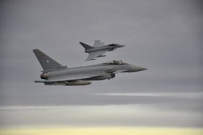 Dos cazas alemanes durante las maniobras de la OTAN.
