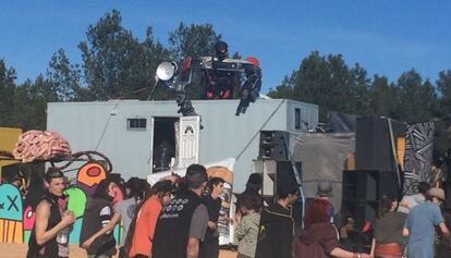 Una imagen de la fiesta 'rave' ilegal de Benagéber.