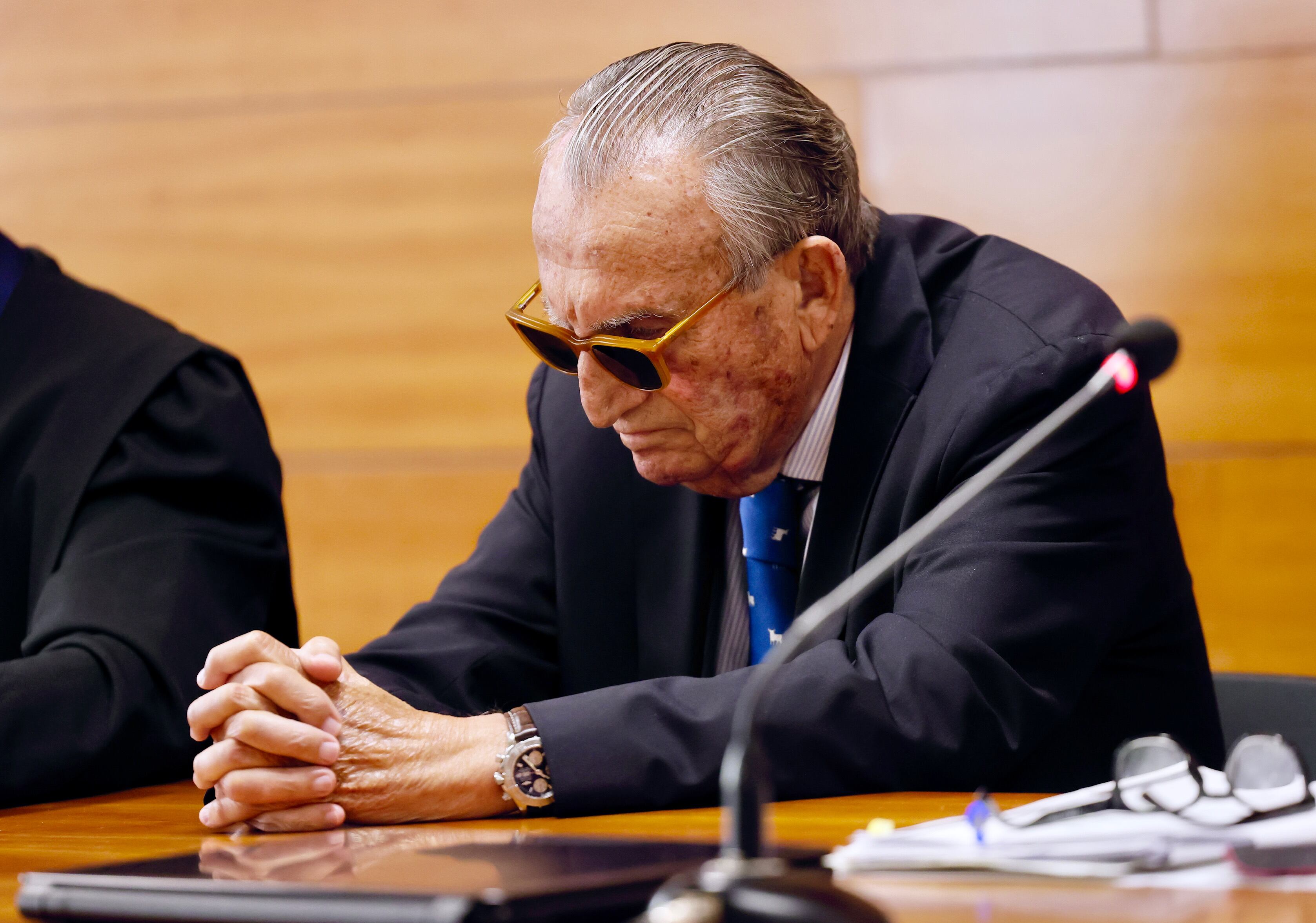La defensa del piloto procesado por cohecho junto a Carlos Fabra llama “jeta” al exdirigente del PP