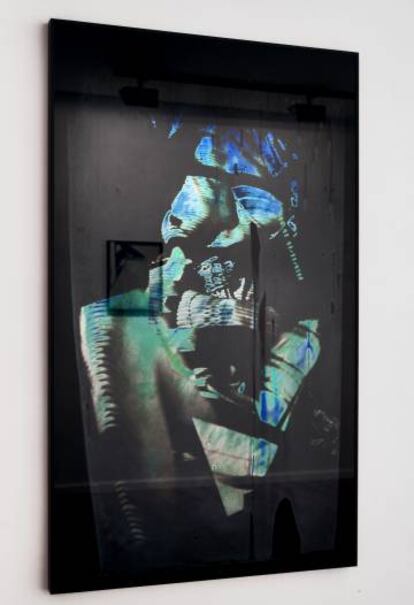 La holografía 'Darkyyoga' del artista Alfredo Rodríguez.