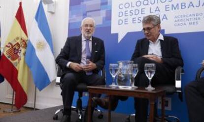 Hugo Sigman y el embajador de Espa&ntilde;a en Argentina, Estanislao de Grandes.