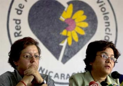 Violeta Delgado y Ana Quiroz, de la Red de Mujeres contra la Violencia, en Managua el pasado viernes.