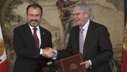 Los ministros de Exteriores de España, Alfonso Dastis, y México, Luis Videgaray, este jueves.