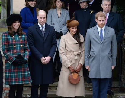 Kate Middleton, Guillermo de Inglaterra, Meghan Markle y Enrique de Inglaterra, en Sandringham en Navidad de 2017.