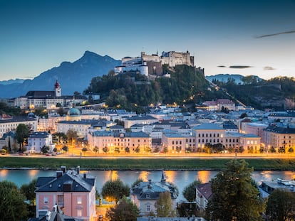 Vista de la fortaleza de Hohensalzburg en Salzburgo (Austria), la ciudad de adopción del escritor vienes Stefan Zweig.