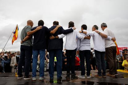 Dirigentes catalanes indultados, tras abandonar la prisión el pasado 23 de junio.