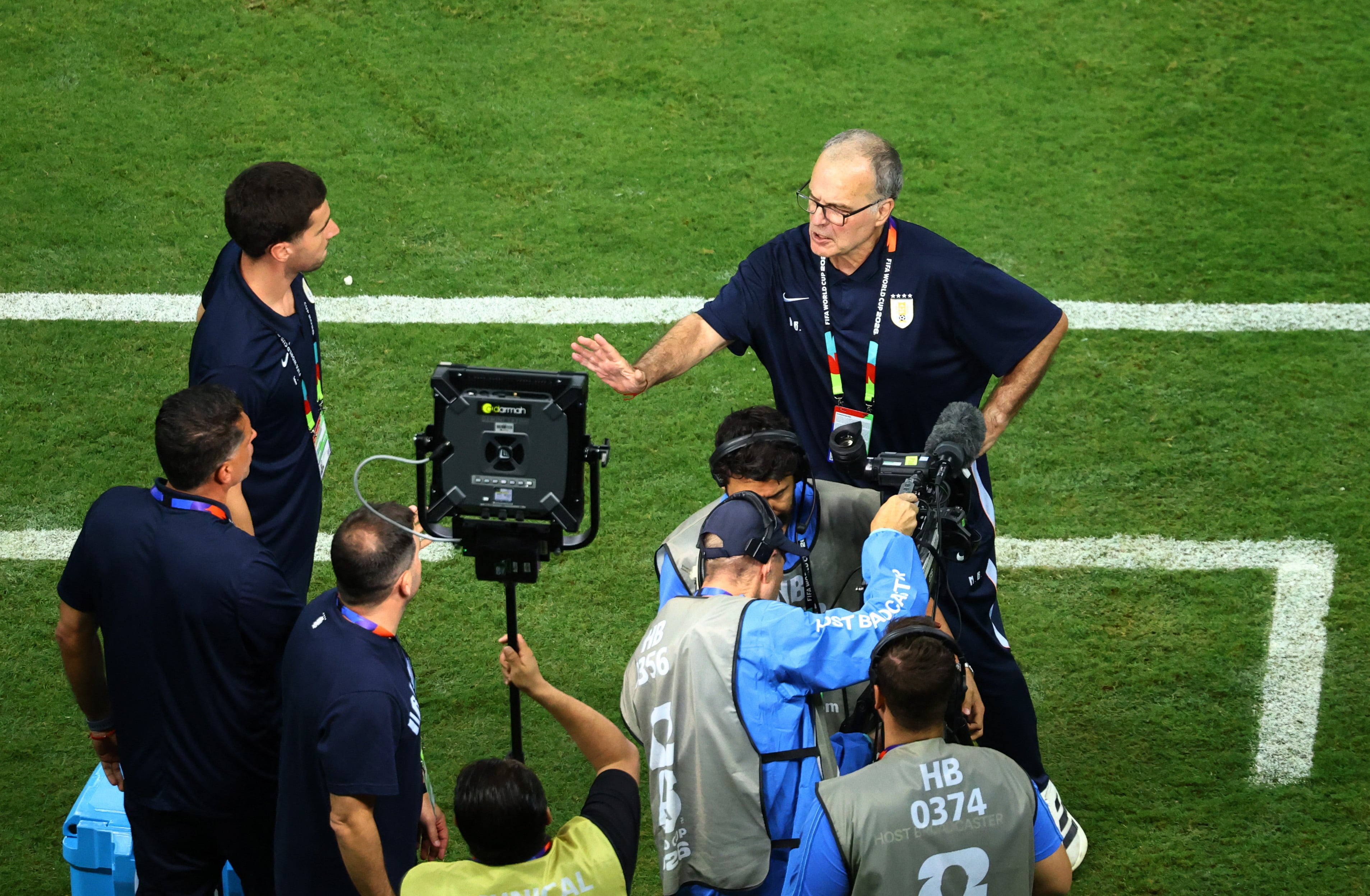 Bielsa se despide de Uruguay y confiesa: los jugadores le pidieron reducir y espaciar las charlas técnicas