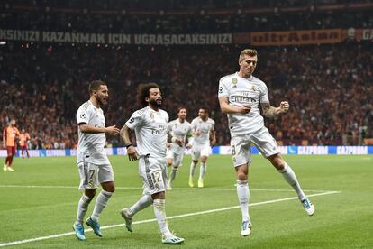 Toni Kroos celebra su gol. 