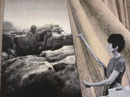 Obra de Martha Rosler, &#039;Limpiando las cortinas&#039; de la serie &#039;House Beautiful: bringning the war home&#039; (1967-1972). 