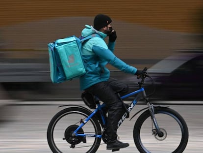 Un 'rider' de Deliveroo en Londres. 