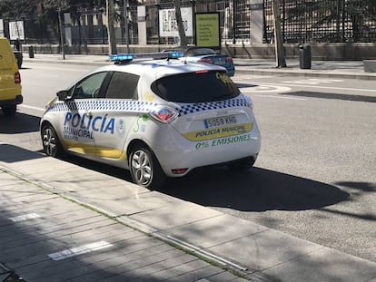 Un coche patrulla de la Policía Municipal de Madrid, en una imagen de archivo.
