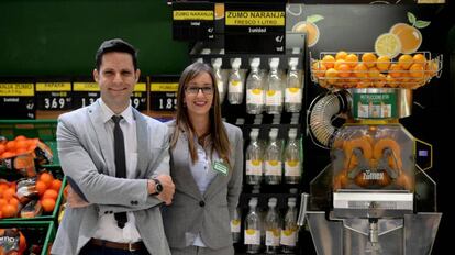 José González, responsable de Innovación de Zumex, y Cristina Lobato, de Mercadona.