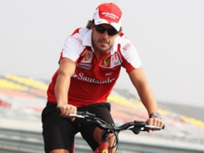 Fernando Alonso, en bicicleta