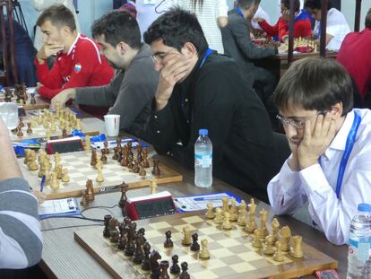 El equipo ruso, este jueves, durante el encuentro que perdió ante Polonia: Javokenko (en primer plano), Krámnik, Nepómniachi y Kariakin.