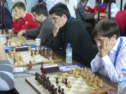 El equipo ruso, este jueves, durante el encuentro que perdió ante Polonia: Javokenko (en primer plano), Krámnik, Nepómniachi y Kariakin.