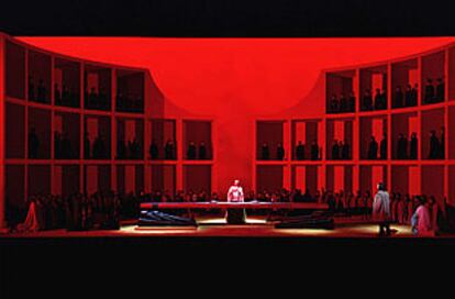 Una escena de <b></b><i>Parsifal,</i> de Wagner, durante su representación en Salzburgo.