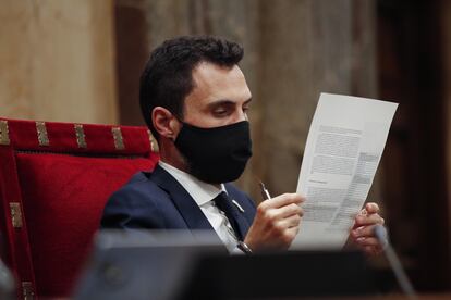 El presidente del Parlament, Roger Torrent, durante el debate de la proposición de ley de contención de rentas de alquiler de viviendas, que se celebra este miércoles en el Parlament.