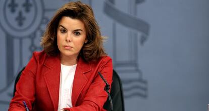 La vicepresidenta del Gobierno, Soraya Sáenz de Santamaría, durante la rueda de prensa posterior al Consejo de Ministros.
