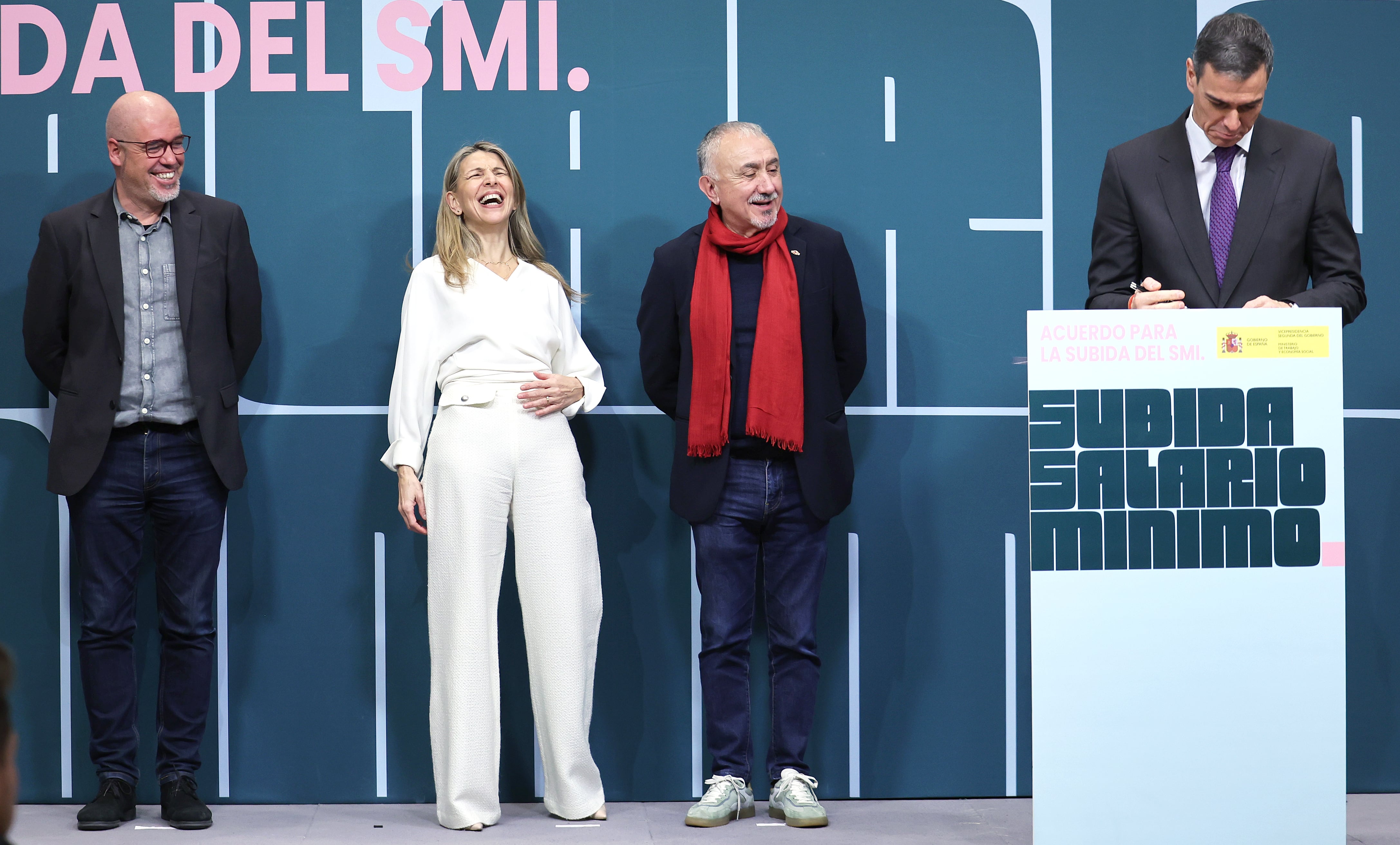 Sordo, Díaz, Álvarez y Sánchez, durante la firma del acuerdo.