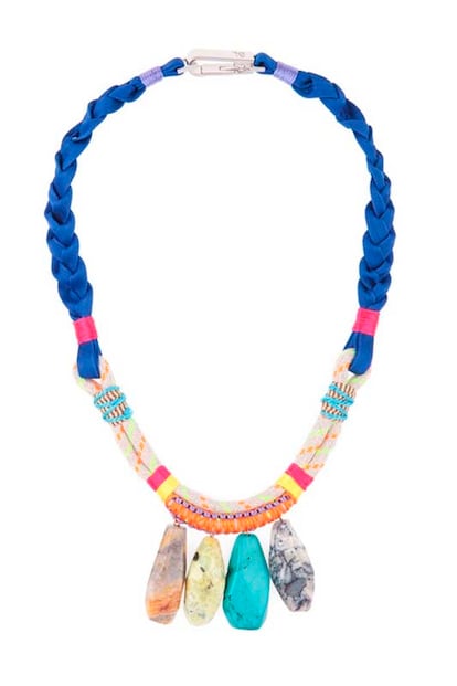 Collar multicolor de piedras, de Bimba y Lola (42 euros).