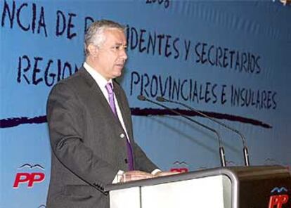 Javier Arenas, durante su intervención en la Conferencia de líderes regionales y provinciales del PP.