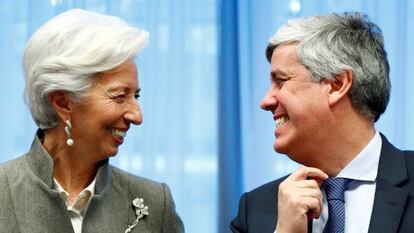 La presidenta del BCE Christine Lagarde junto a Mario Centeno en una cumbre del Eurogrupo en Bruselas el pasado febrero.