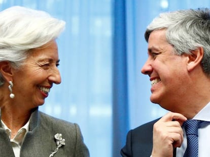 La presidenta del BCE Christine Lagarde junto a Mario Centeno en una cumbre del Eurogrupo en Bruselas el pasado febrero.