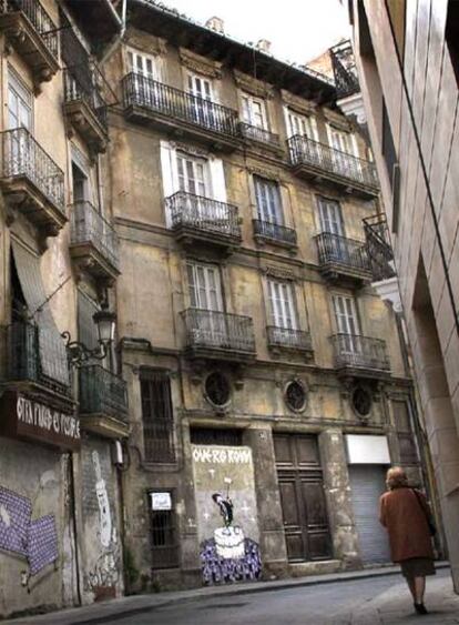 Edificios abandonados en la calle de Maldonado, en el distrito valenciano de Ciutat Vella.