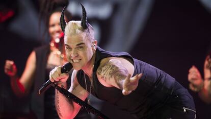 Robbie Williams, anoche en su concierto en el Sant Jordi.