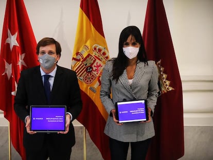 Almeida y Villacís durante la presentación del proyecto de presupuestos.