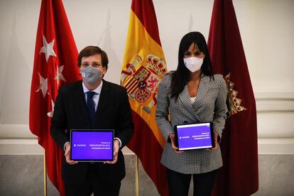 Almeida y Villacís durante la presentación del proyecto de presupuestos.