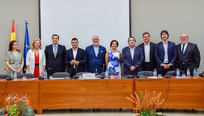 Los participantes en la jornada de debate sobre las ayudas a la comida en el &aacute;mbito laboral.