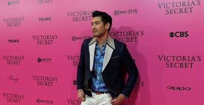 Godfrey Gao en la alfombra del desfile de Victoria's Secret celebrado en Shanghái (China) en noviembre de 2017.