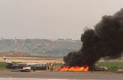 El simulacro de emergencia en el aeropuerto de Barajas, en el que se utilizó fuego real.