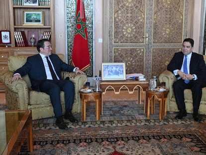 El ministro español de Exteriores, José Manuel Albares, con su homólogo marroquí, Naser Burita, este jueves en Rabat.
