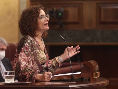La ministra portavoz y de Hacienda, María Jesús Montero, interviene en el Congreso de los Diputados durante la segunda jornada del debate de los Presupuestos Generales para 2021.