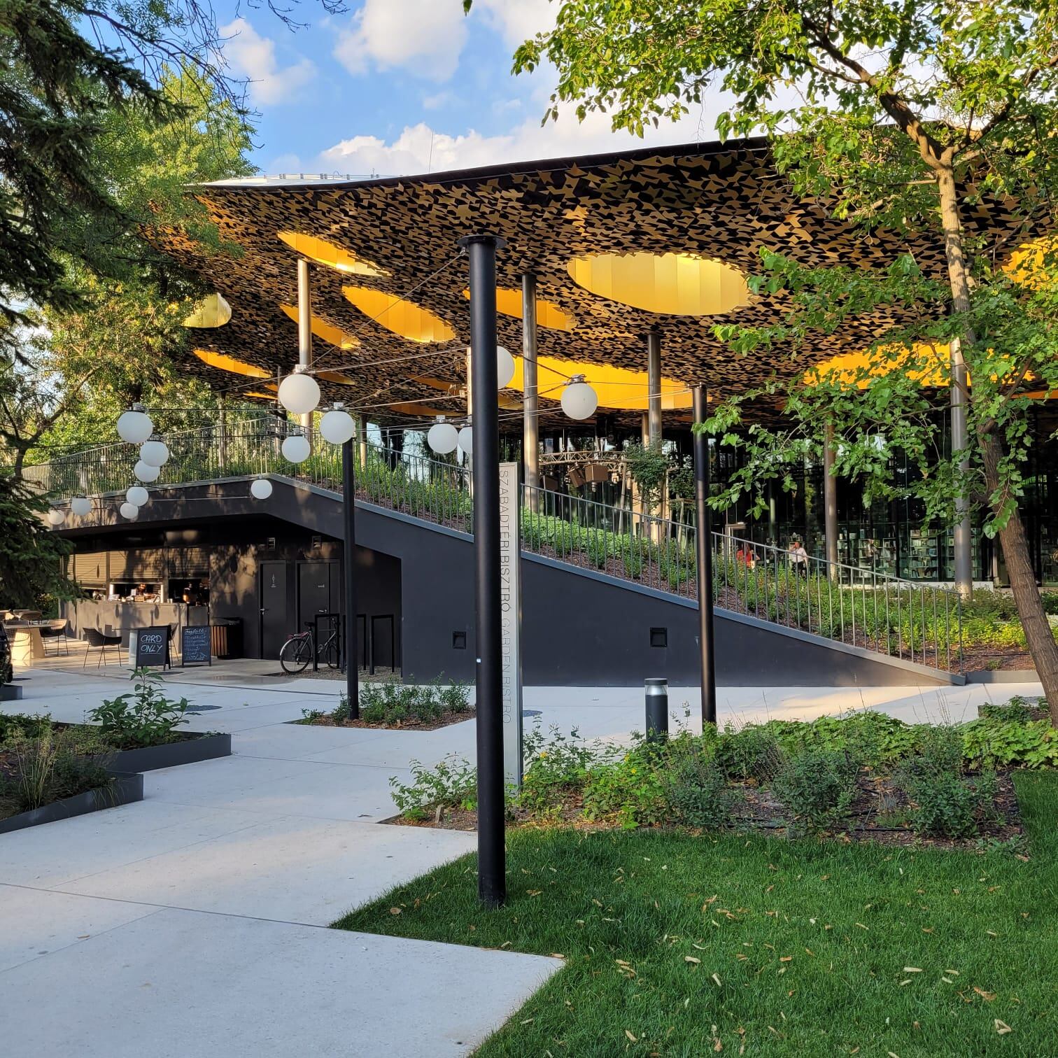 La Casa de la Música, en Budapest, obra del arquitecto japonés Sou Fujimoto.