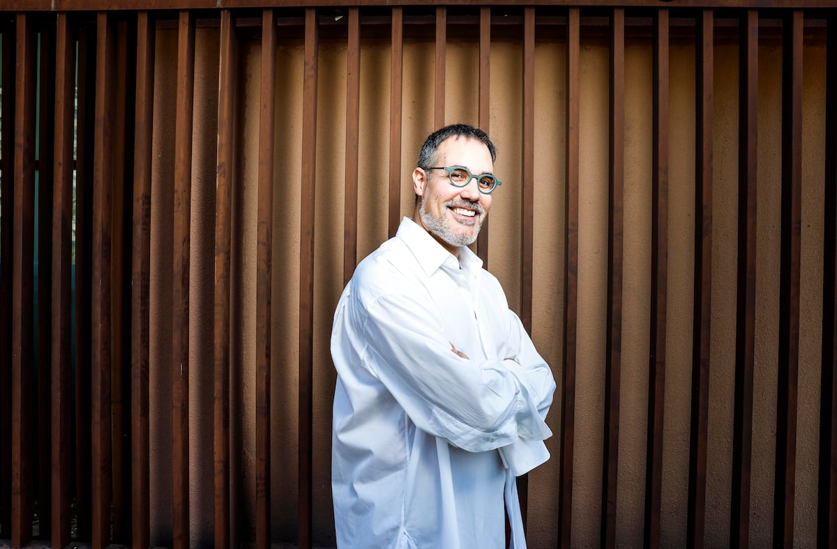 Daniel Figuero, perfumista: “Los jóvenes quieren oler a distancia y que dure mucho, pero te tienes que duchar en algún momento”