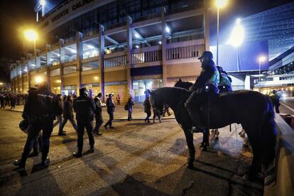 La coordinación con otras unidades que también vigilan el estadio es total para actuar de manera conjunta.