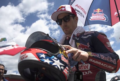 Nicky Hayden, en la parrilla antes de una carrera de Superbikes el pasado 13 de mayo en Imola.