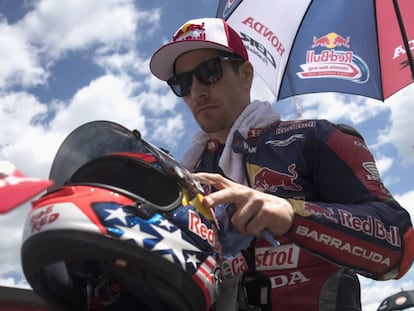 Nicky Hayden, en la parrilla antes de una carrera de Superbikes el pasado 13 de mayo en Imola.