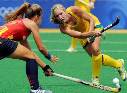 Si había alguna esperanza en el hockey hierba femenino, se ha borrado hoy con la paliza recibida ante Australia (6-1), segunda derrota en el torneo. Las españolas comenzaron por delante en el marcador y, tras el empate y un gol a favor anulado, se han hundido.