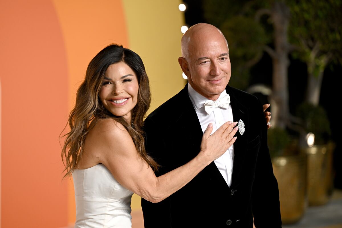 Así ha sido la despedida de soltera de Lauren Sanchez: un crucero por el Sena y restaurantes de lujo con sus famosas amigas