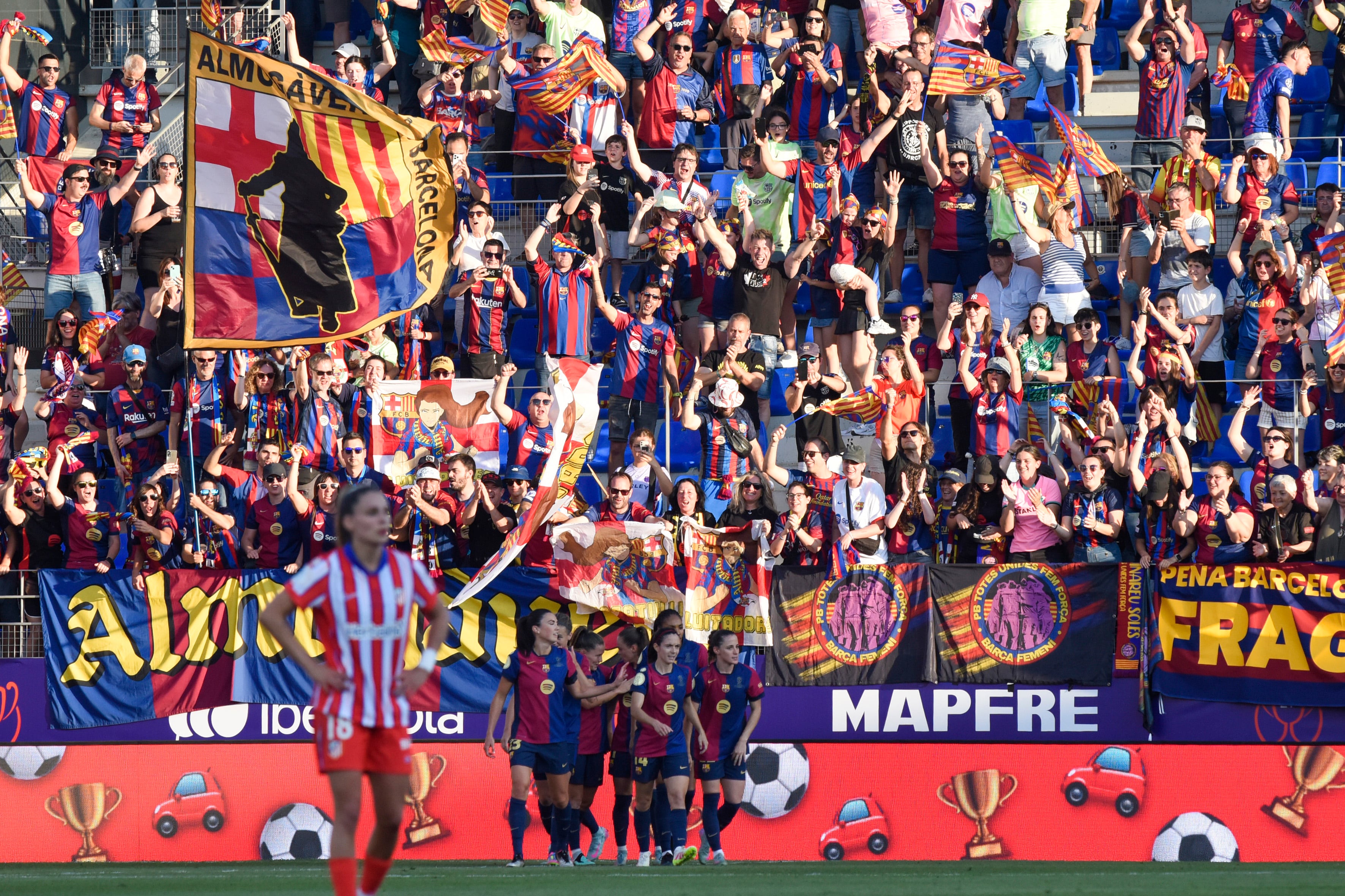 El Barça levanta la Copa de la Reina para culminar con el triplete otro año de dominio absoluto en España