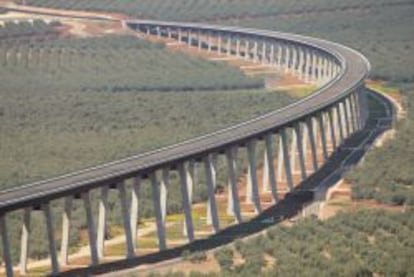 Viaducto de Archidona, en la línea Antequera-Granada.
