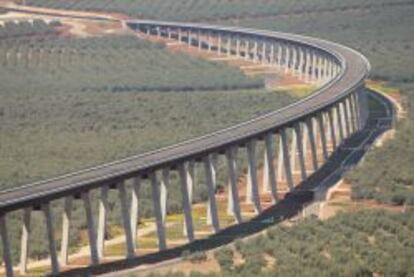 Viaducto de Archidona, en la línea Antequera-Granada.